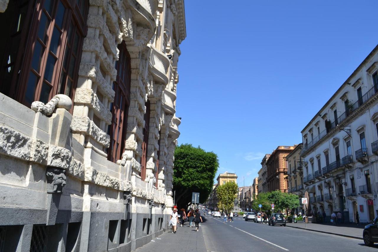 Fabrizi Acomodação com café da manhã Catânia Exterior foto