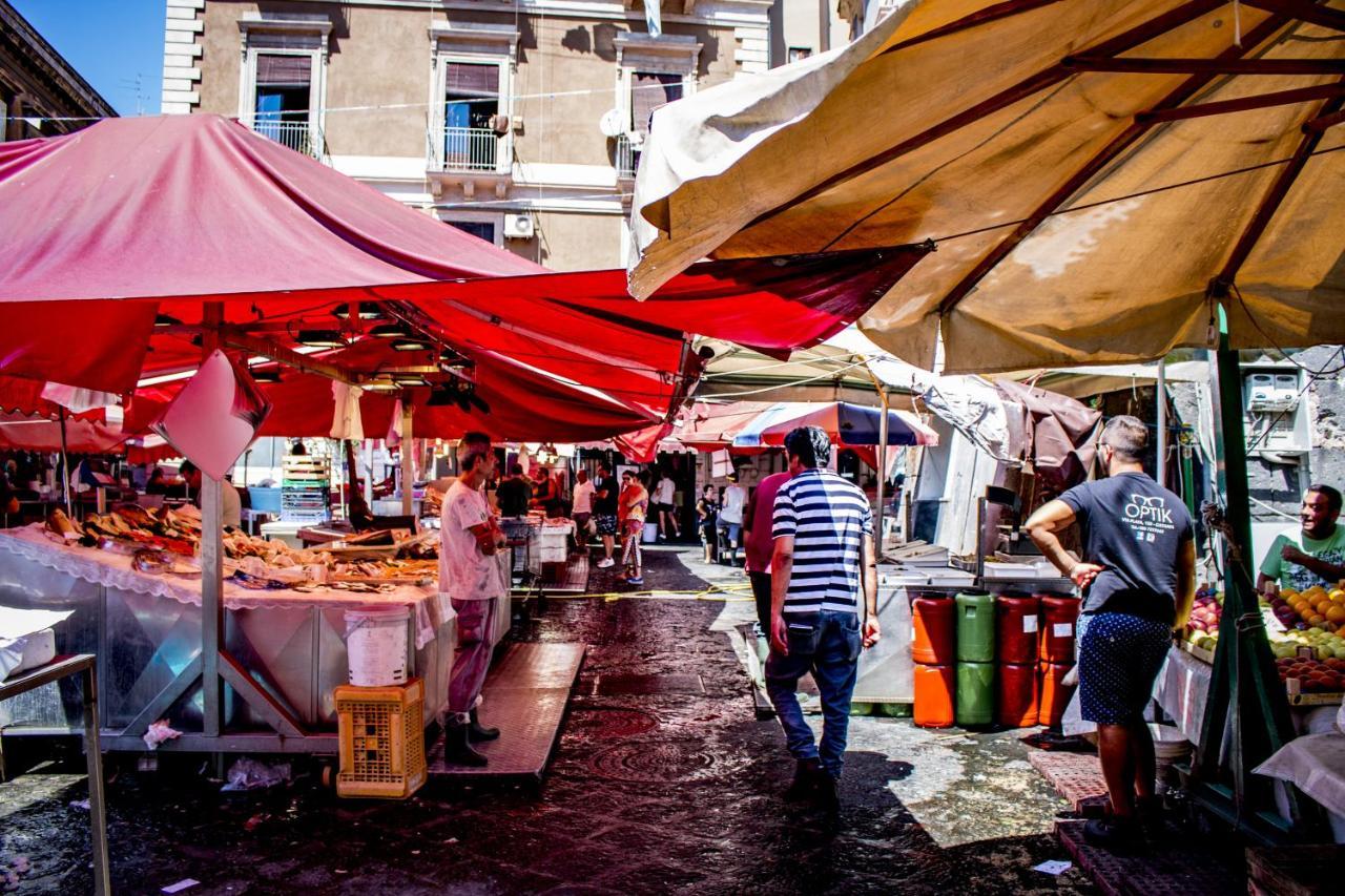 Fabrizi Acomodação com café da manhã Catânia Exterior foto